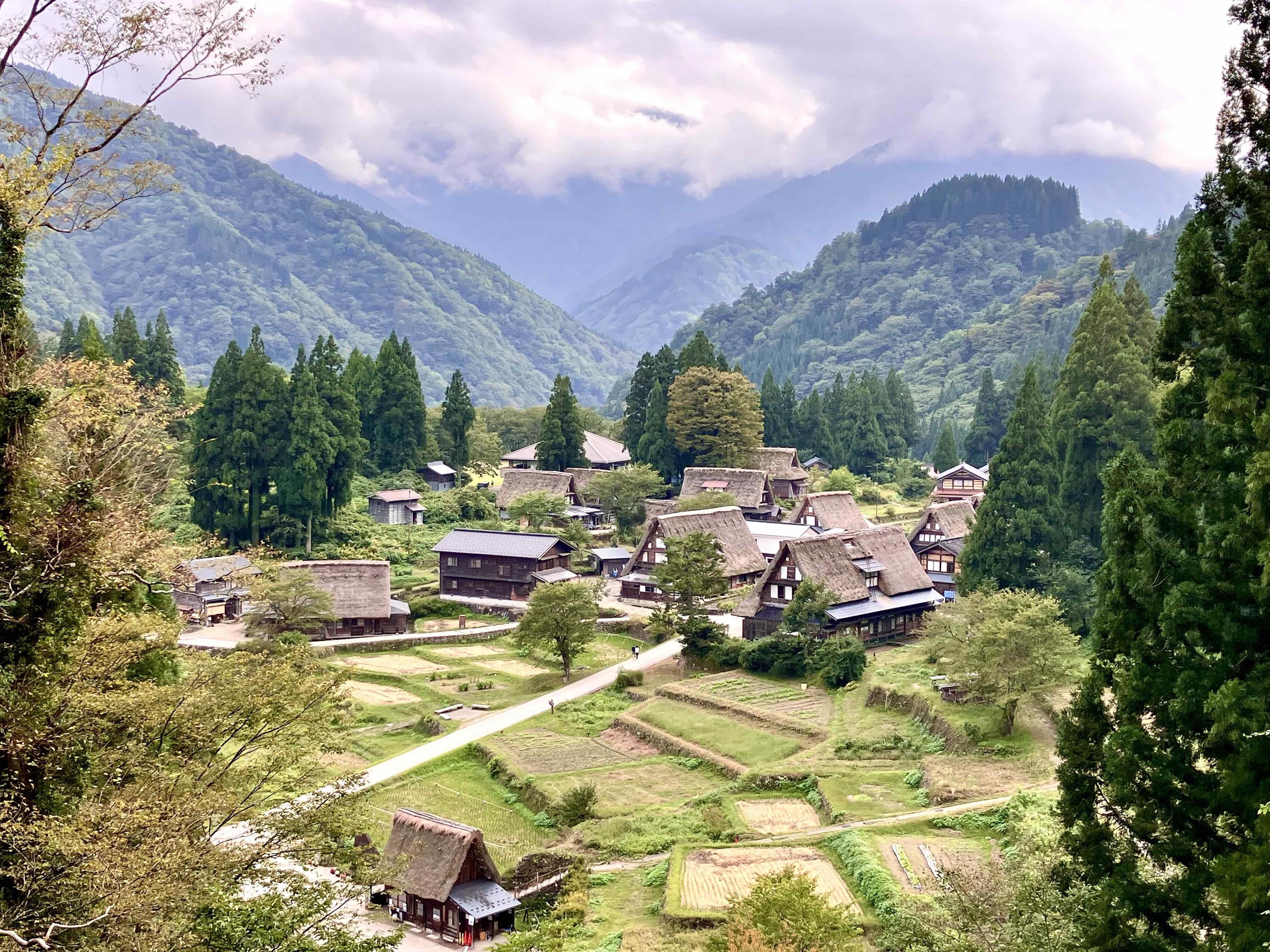 Tour image 046b0c5f-a0a8-40a4-a43a-0514cc16d6e2